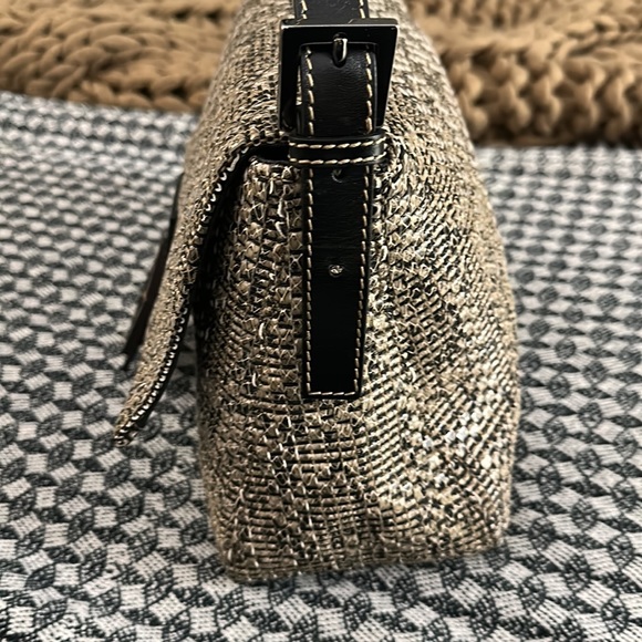 FENDI WOVEN MAMA FOREVER BAGUETTE - Picture 5 of 14